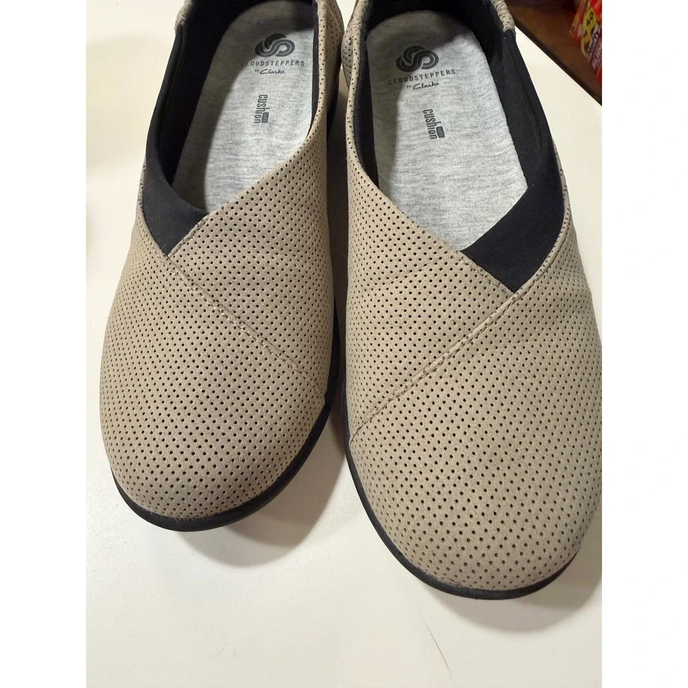 Clarks Cloudsteppers Sillian 2.0 Star Taupe Perforated Slip On Loafers Womens 10